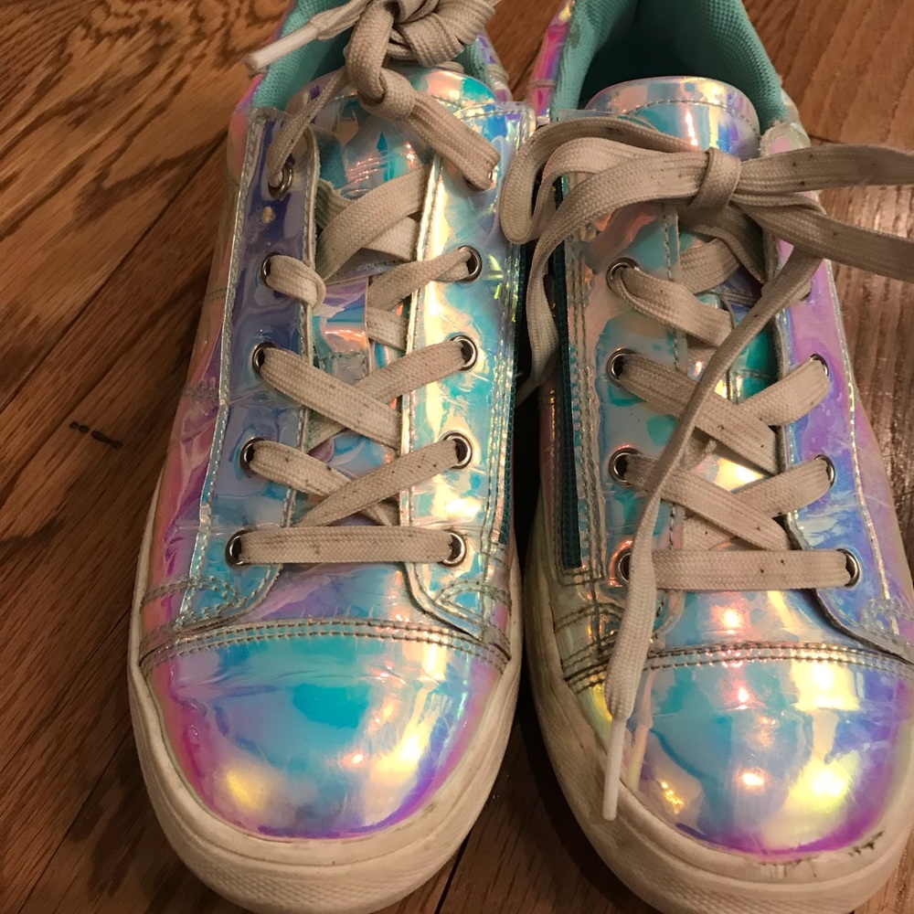 Kidpik hologram sneakers